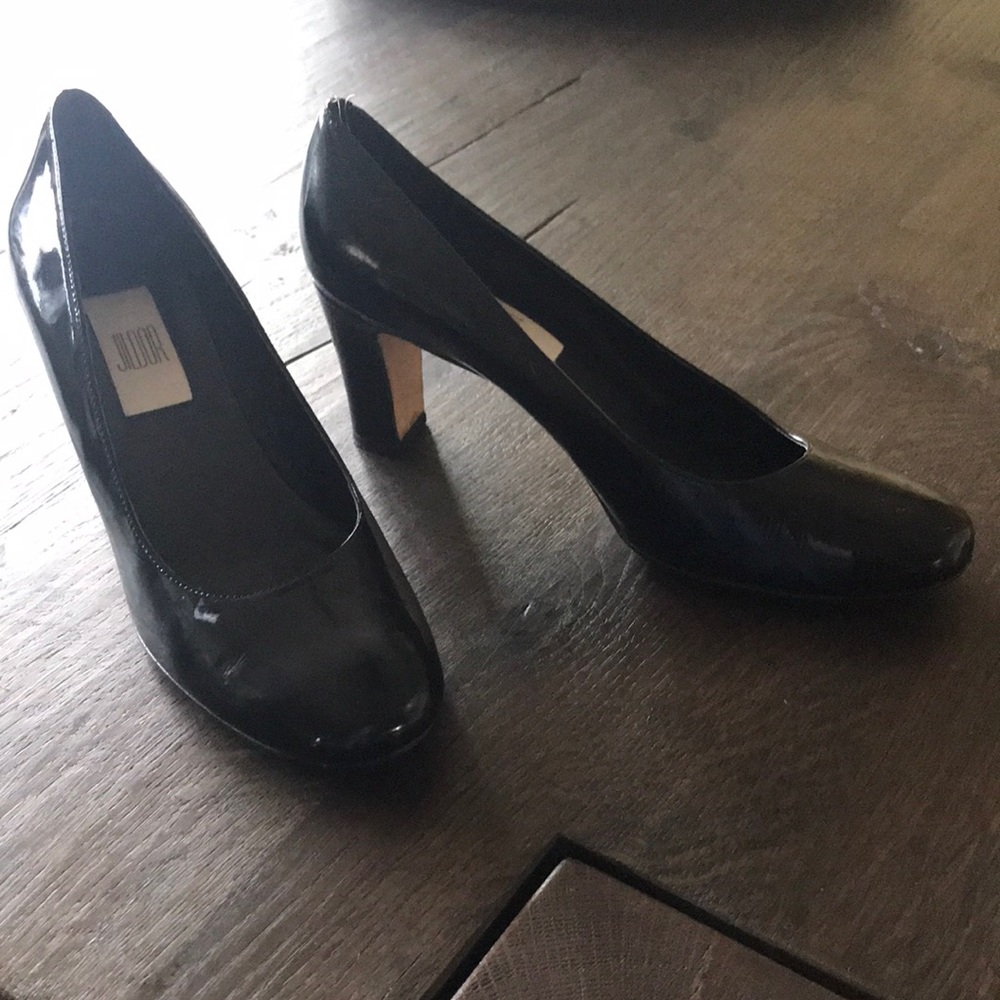 Jildor patent leather pumps